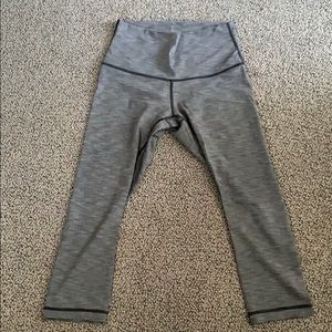 Lululemon Wunder Under crops